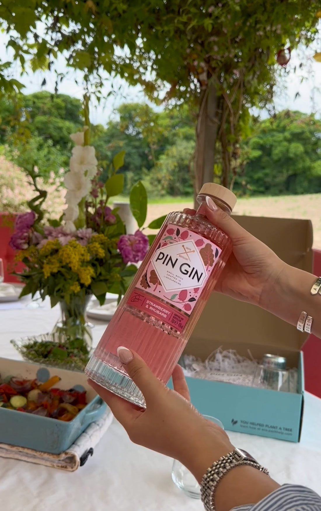 The Ultimate Mother’s Day Gift Guide: Gin, Blooms & Sweet Treats