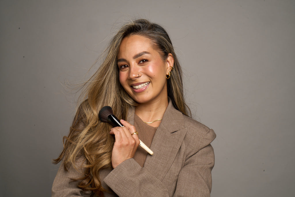 Summer Glam - Makeup Masterclass with Zara Findlay
