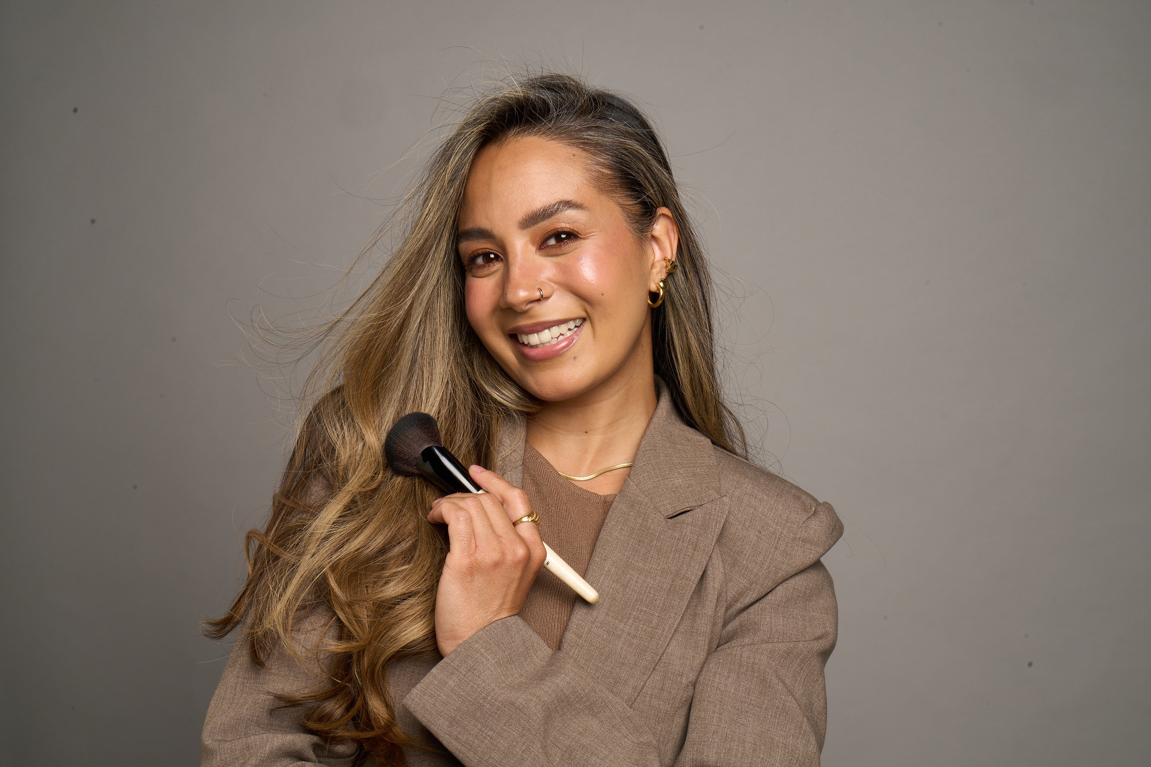 Summer Glam - Makeup Masterclass with Zara Findlay